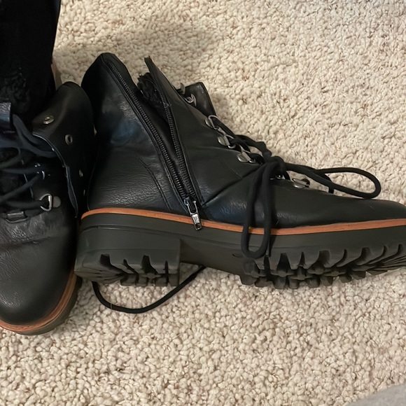 Boots - Picture 3 of 3